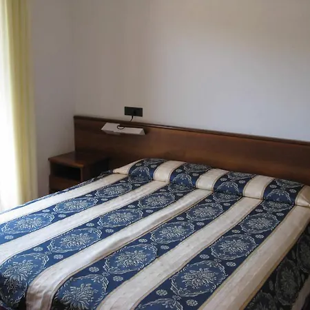 Hotel Gina 3*