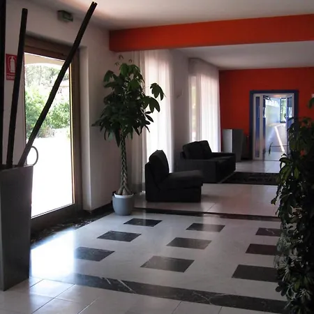 Gina Hotel 3*
